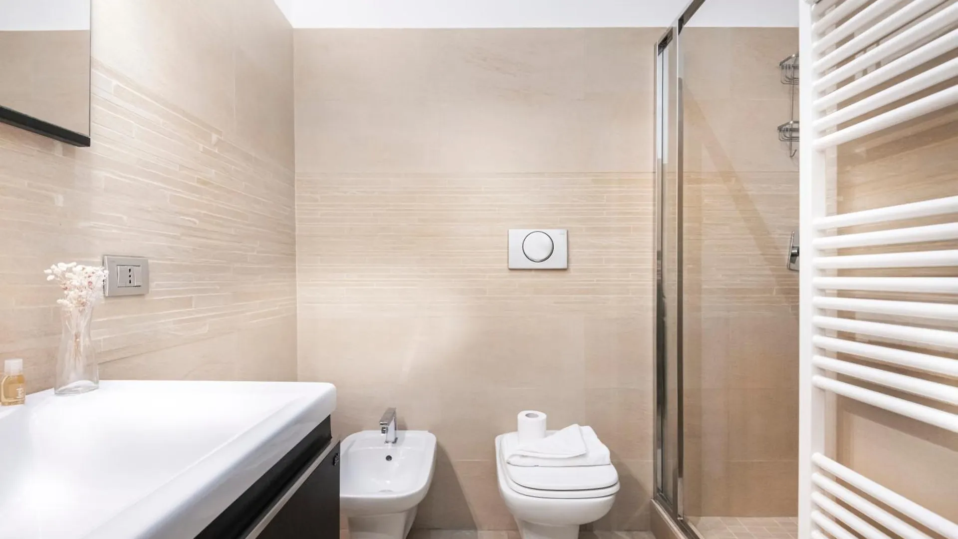 アパート Easylife - Magnificent Splendid Apt Sant'Ambrogio ミラノ