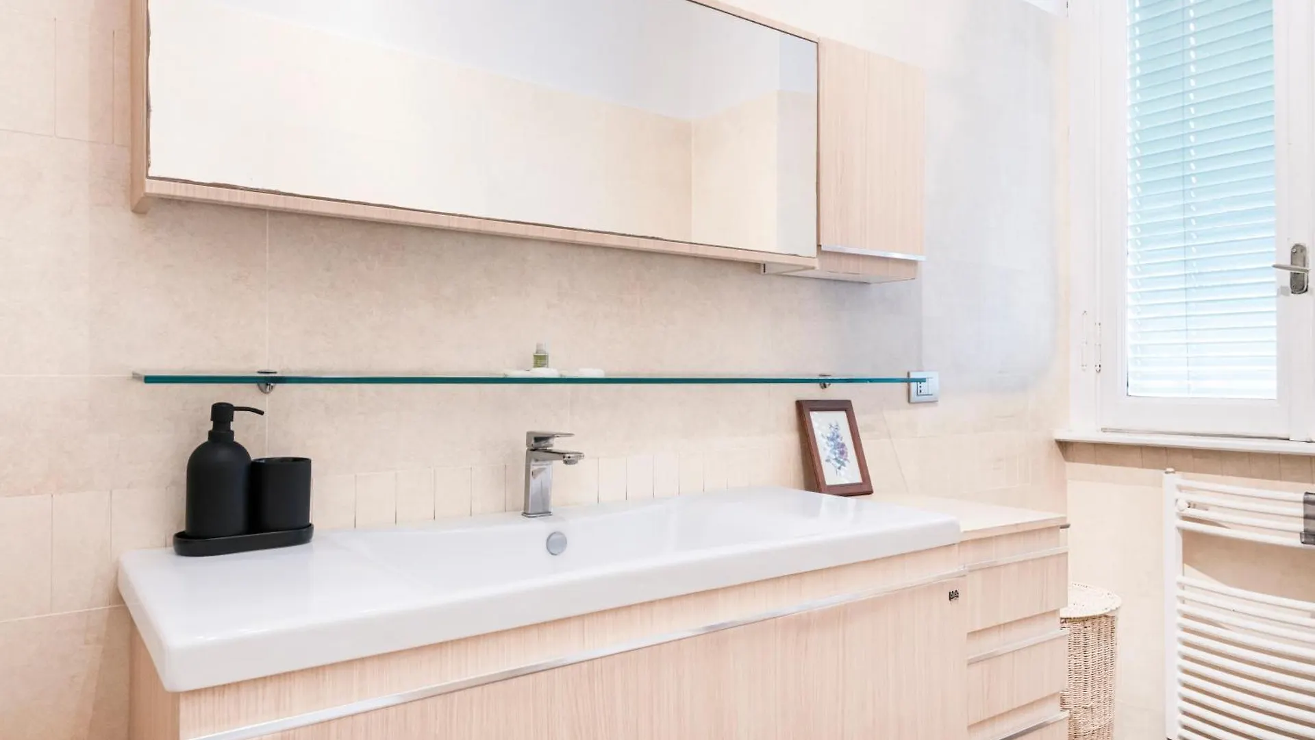 Easylife - Magnificent Splendid Apt Sant'Ambrogio ミラノ 0*,