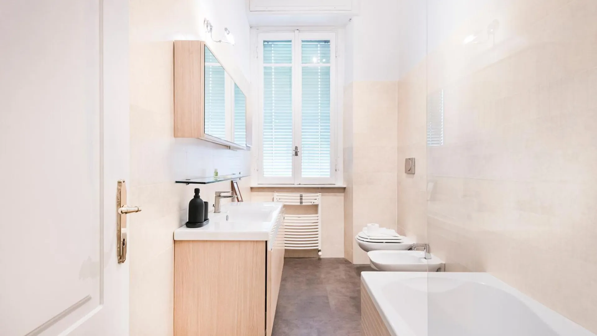 Easylife - Magnificent Splendid Apt Sant'Ambrogio ミラノ